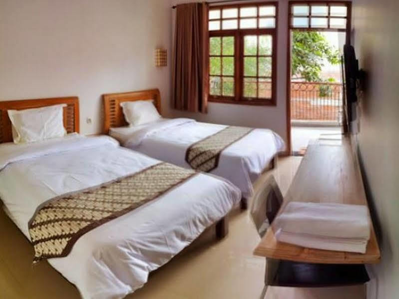 De' Halimun Guest House Bandung Eksteriør billede