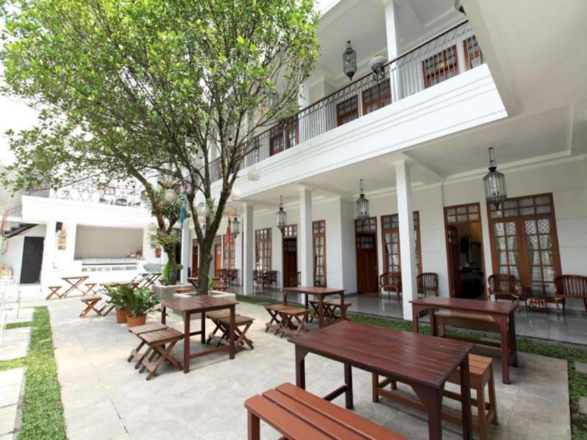 De' Halimun Guest House Bandung Eksteriør billede