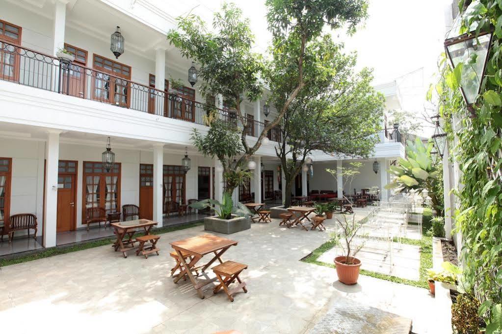 De' Halimun Guest House Bandung Eksteriør billede